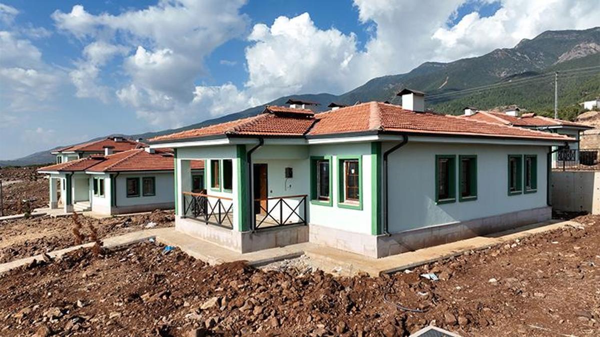 Bakan Kurum: Yıl sonuna kadar 30 bin köy evinin teslim edilmesi hedefleniyor