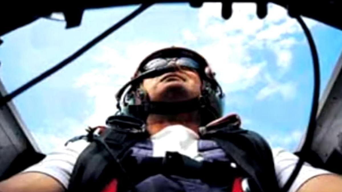 Bursa'daki uçak kazasında ölen öğretmen pilot Ünal Aster'in film gibi hayat hikayesi