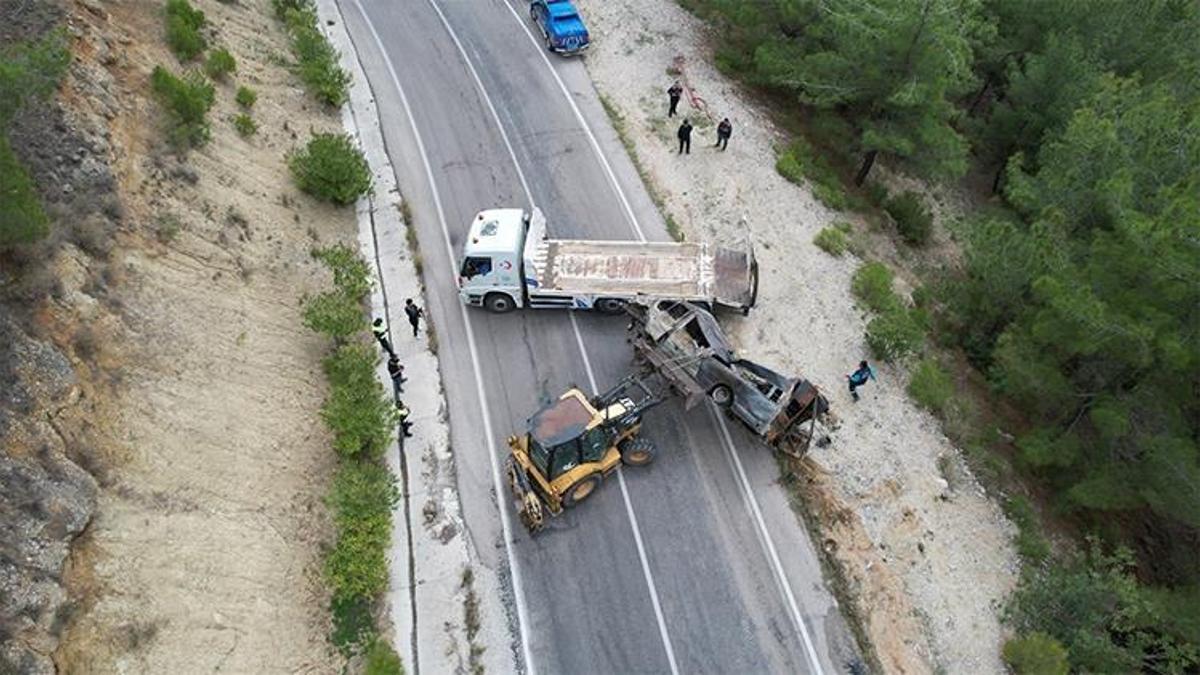 Adana'da 4 kişi kazada feci şekilde can verdi! Sürücüden şoke eden savunma: Navigasyon kurbanı olduk