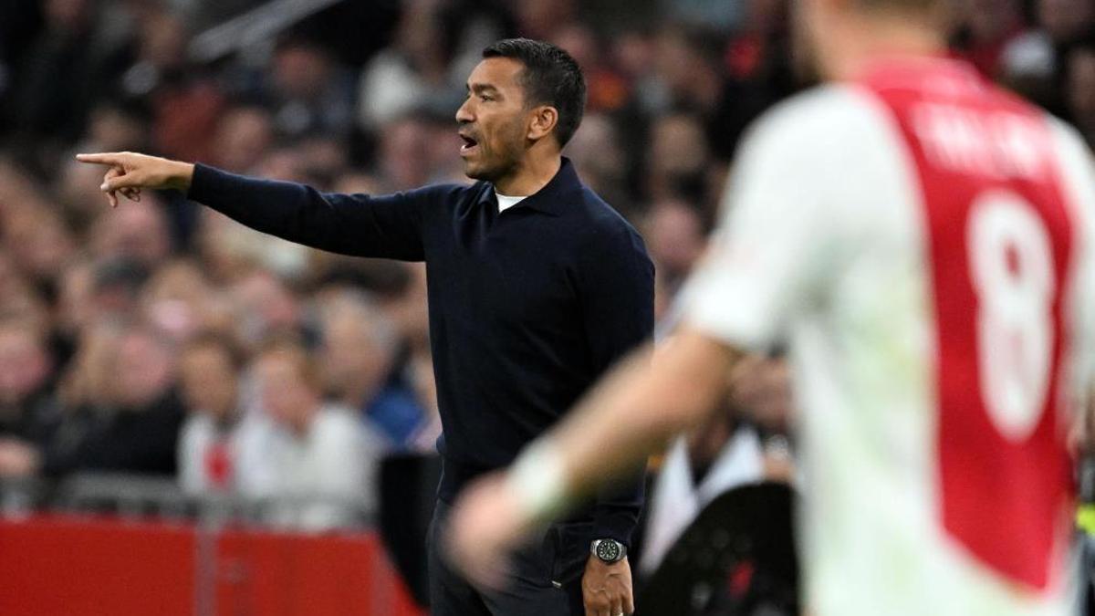 Beşiktaş'ta Ajax yenilgisinin faturası Bronckhorst’a çıktı!