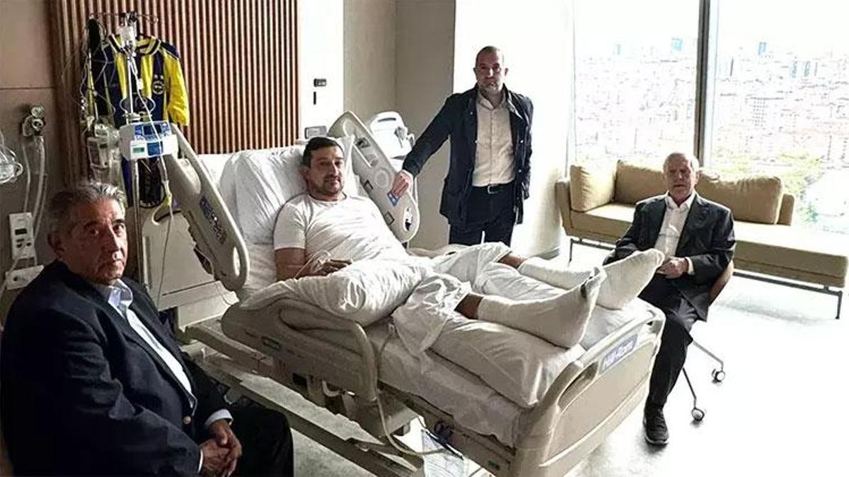 Aziz Yıldırım'dan Serhat Akın'a geçmiş olsun ziyareti