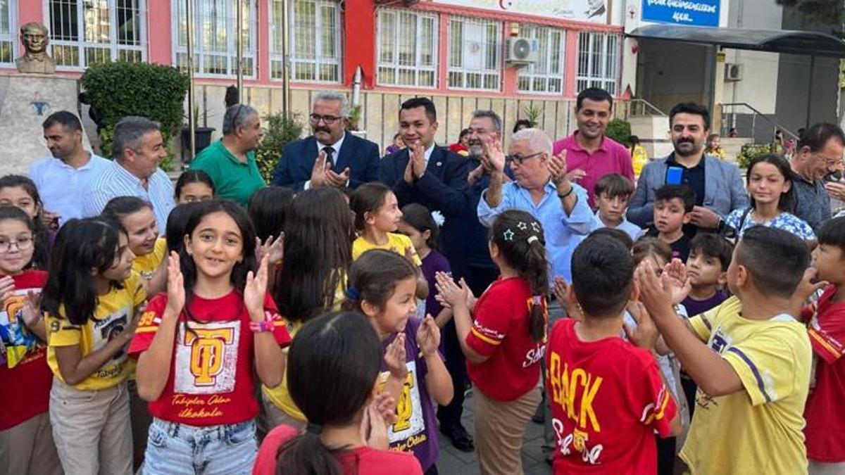 Adana'da köy okulu öğrencileri TEKNOFEST ile tanışmanın heyecanını yaşadı