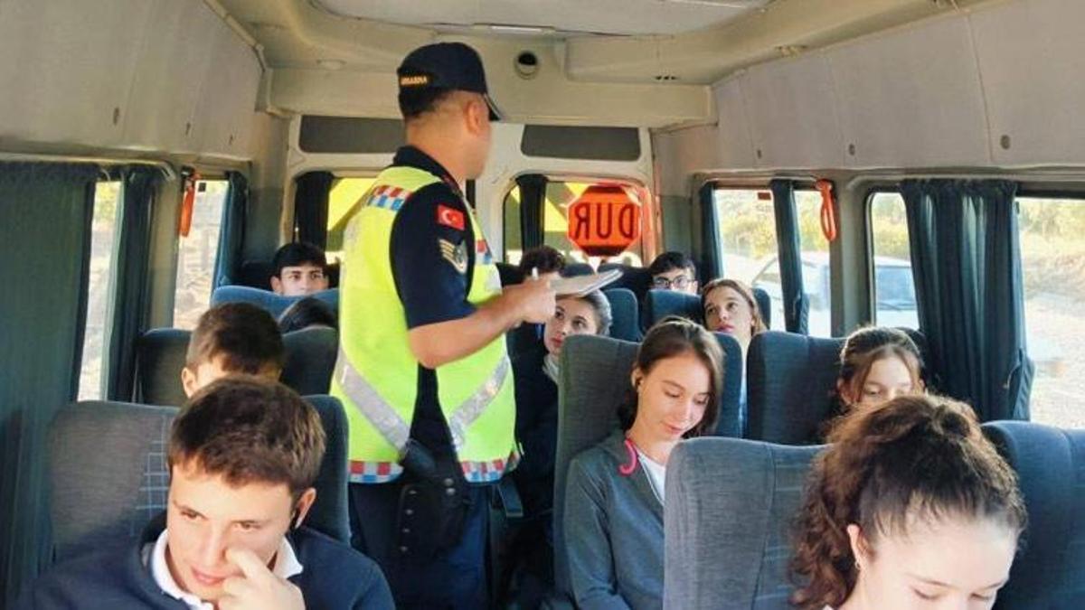 Aydın Karacasu'da okul servisleri denetlendi