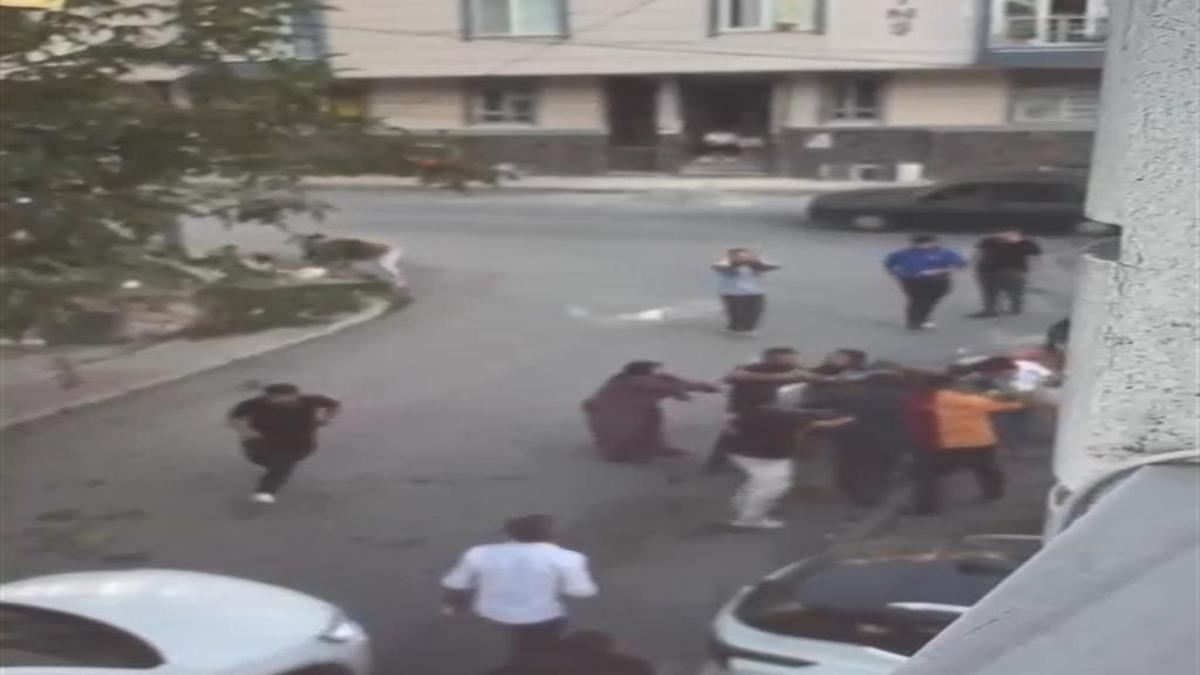 Arnavutköy'de ceviz kavgası! Ortalık savaş alanına döndü