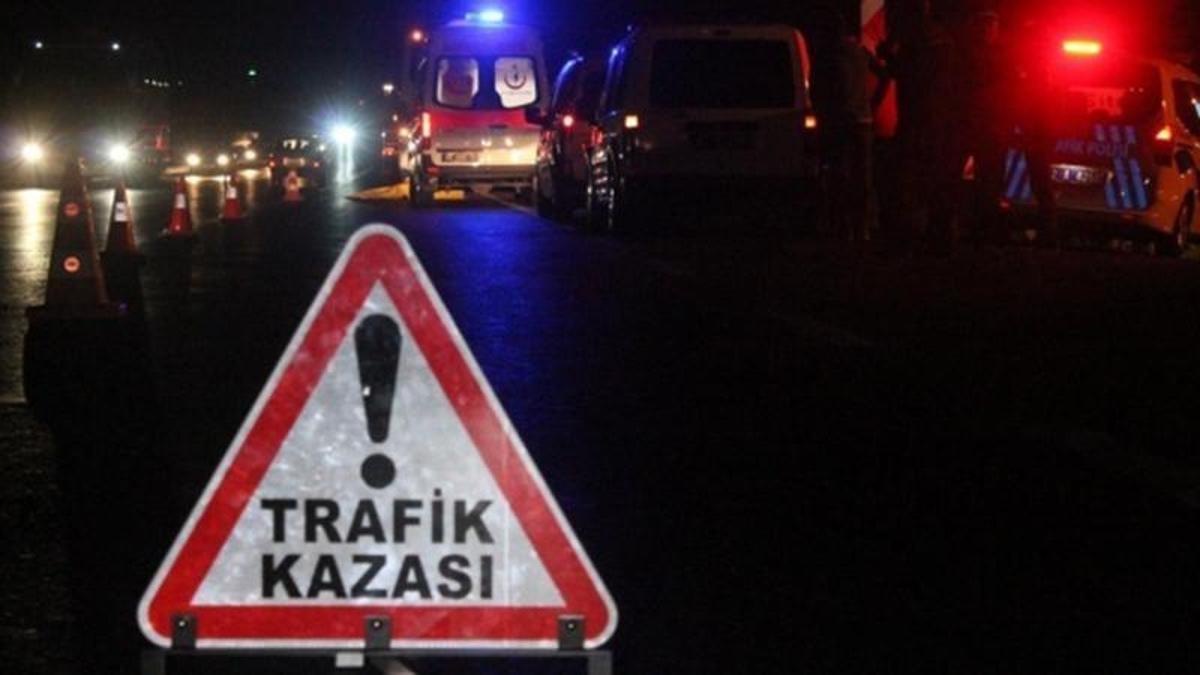 Denizli'de otomobil traktör römorküne çarptı: 1 ölü
