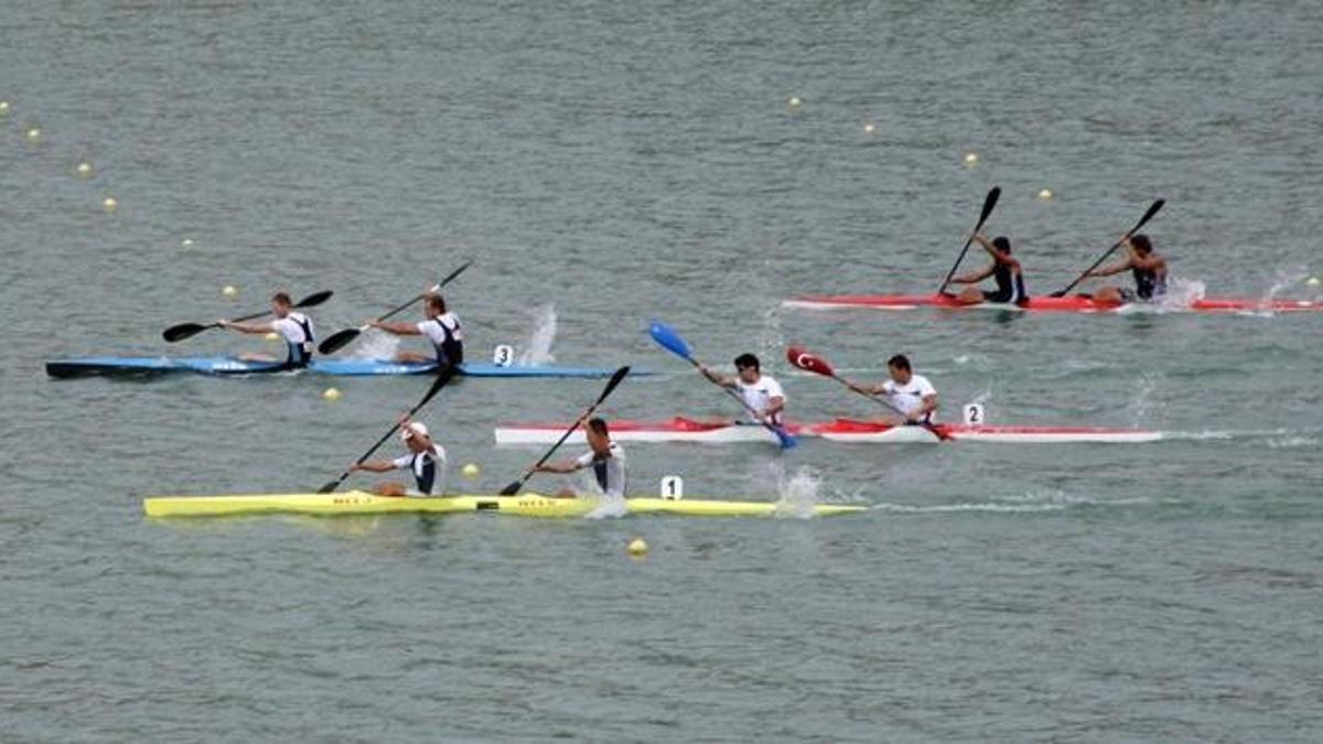 Ceyhan Nehri'nde kano etkinliği düzenlendi