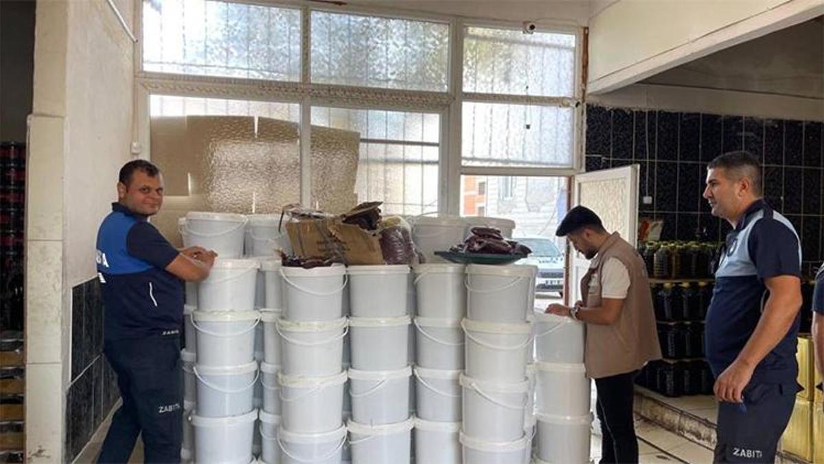 Hatay’da sağlığa uygun olmayan 6 buçuk ton salça imha edildi