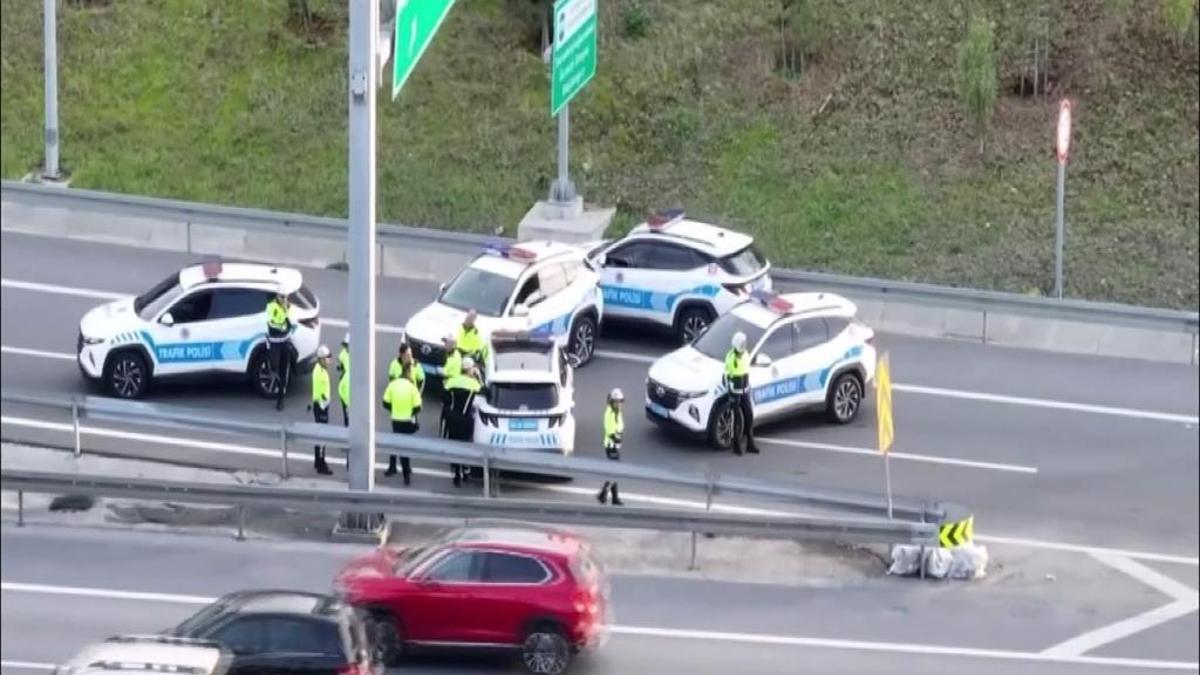 Eyüpsultan'da trafiği tehlikeye atan bir grup motorcuya polisten nefes kesen operasyon