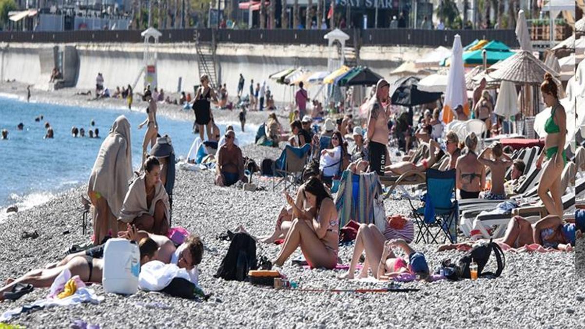 Antalya'da deniz keyfi devam ediyor