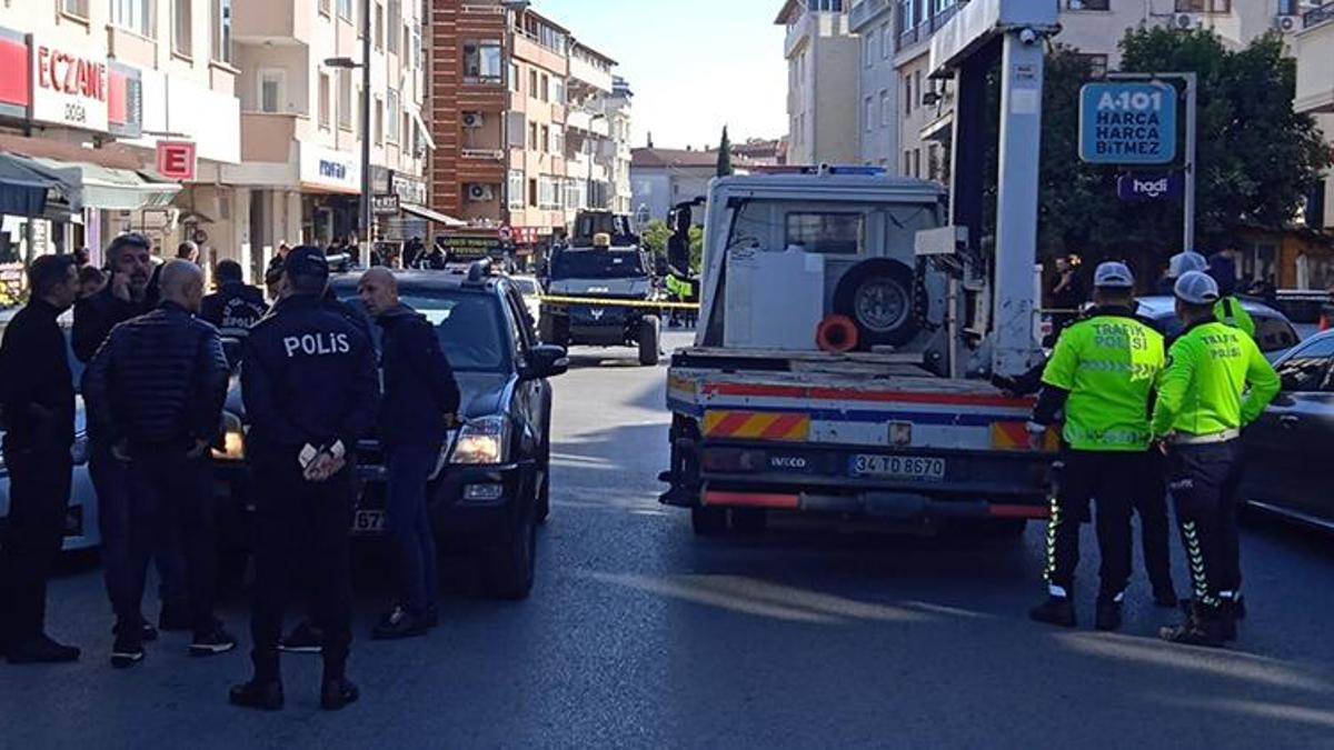 Üsküdar'da polise çekiçli saldırı!