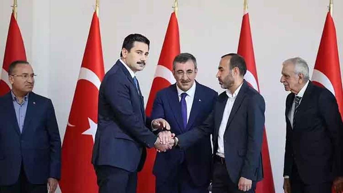 Şenyaşar ve Yıldız aileleri barıştı... Cevdet Yılmaz: Bu şehre yakışan da kavga değil, barıştır