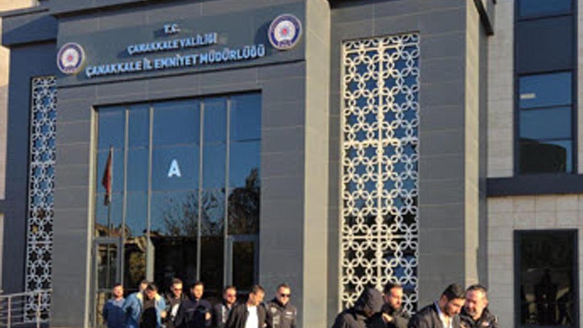 Çanakkale merkezli 2 ilde silah kaçakçılığı operasyonu; 6 gözaltı
