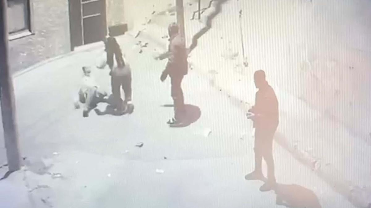 İzmir'de genç kadın annesini fuhşa zorlayan üvey babasını öldürdü