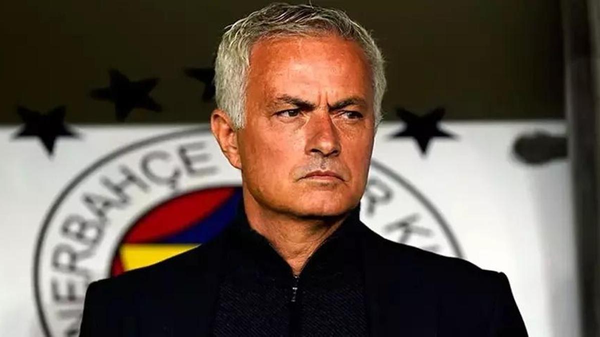 Ünlü menajer açıkladı! Mourinho, dudak uçuklatan bir teklifi geri çevirdi