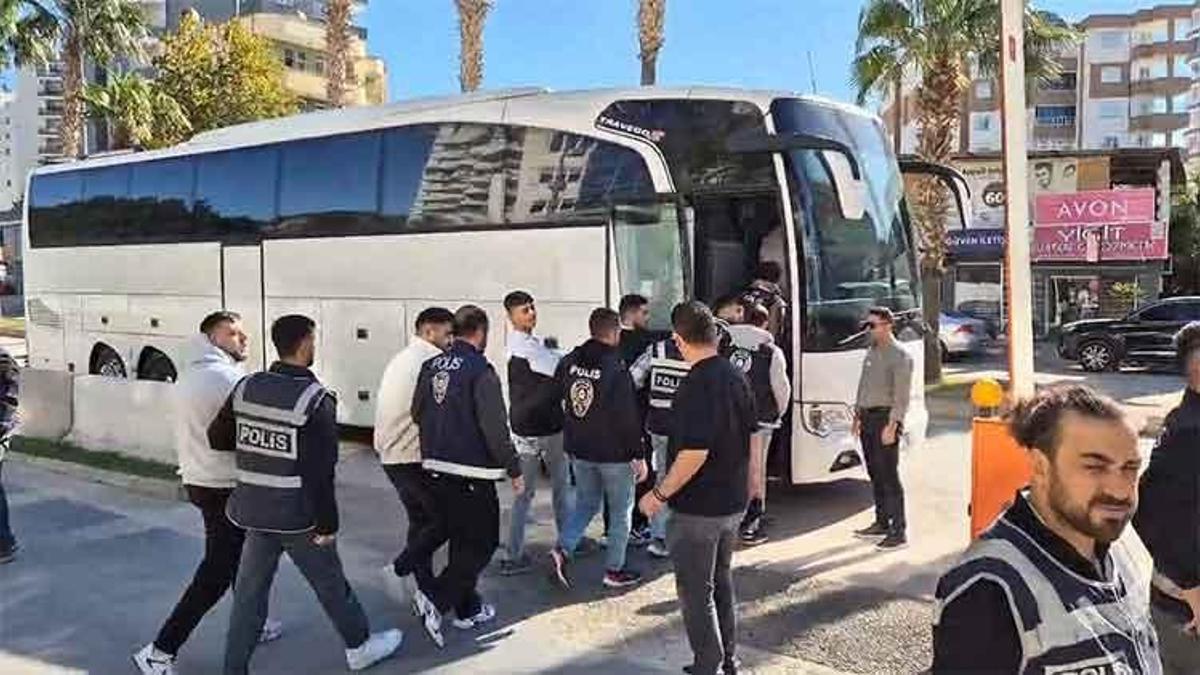 Adana'da siber dolandırıcılık operasyonu: 14 şüpheliden 13'ü gözaltında