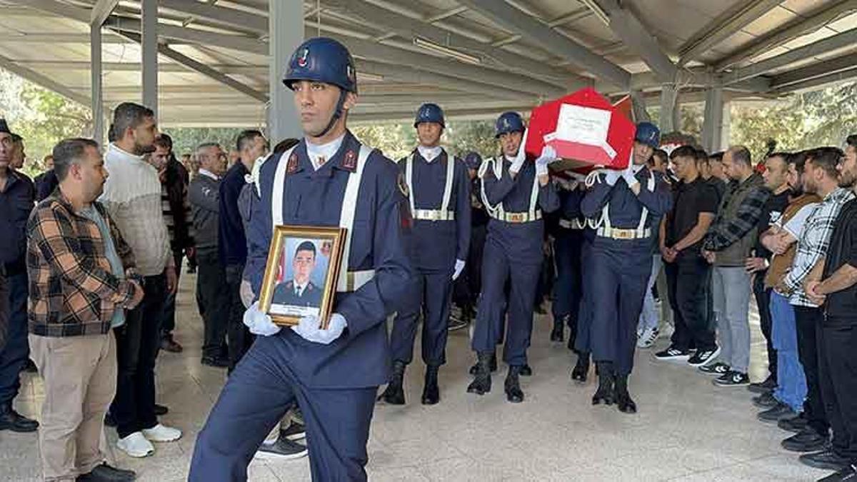 Muğla'da trafik kazasında şehit olan polis memuru Adana'da defnedildi