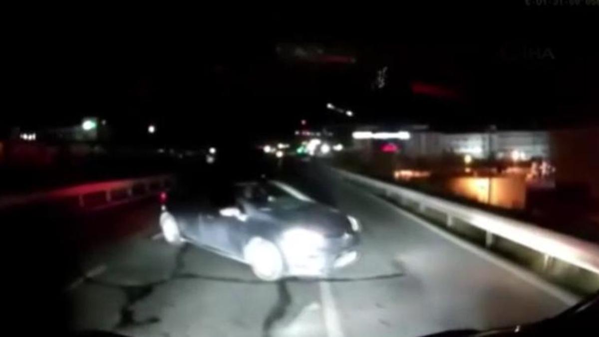 Arnavutköy'de trafik magandaları araçlarla kavga etti