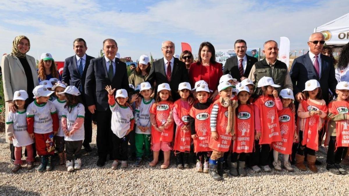 Adana 11 Kasım Milli Ağaçlandırma Günü'nde fidanlar toprakla buluştu