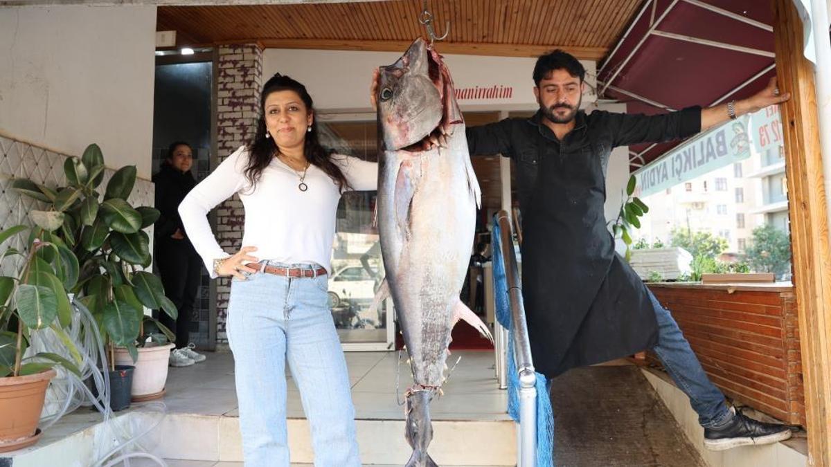 Kozan'da 175 cm orkinos, balıkçı ağlarına takıldı