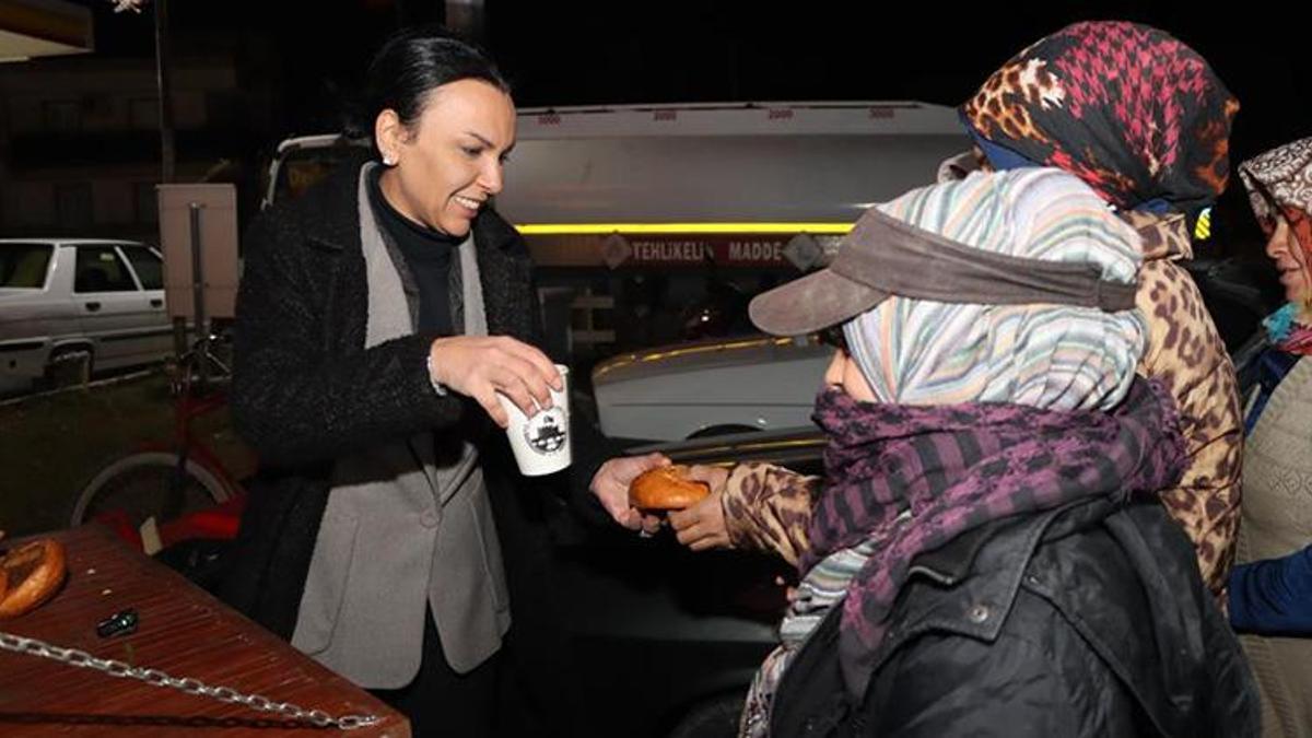Kozan'da narenciye işçileri mesaiye sıcak çorbayla başladı