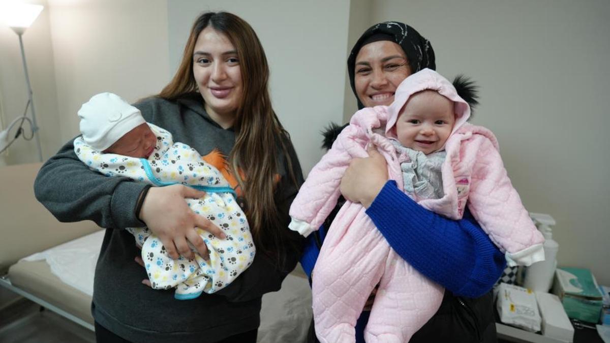 Samsun'da doktorları bile şaşırtan tesadüf: Anne kız aynı anda hem anne, hem abla, hem de anneanne oldu