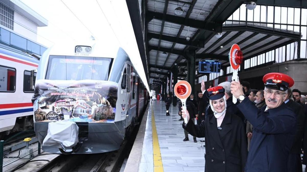 Turistik Tuz Ekspresi, özel yolcuları ile Çankırı'ya uğurlandı