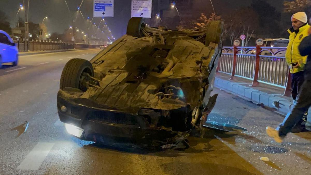 Kayseri'de bariyerlere çarpıp takla atan otomobilin sürücüsü yaralandı