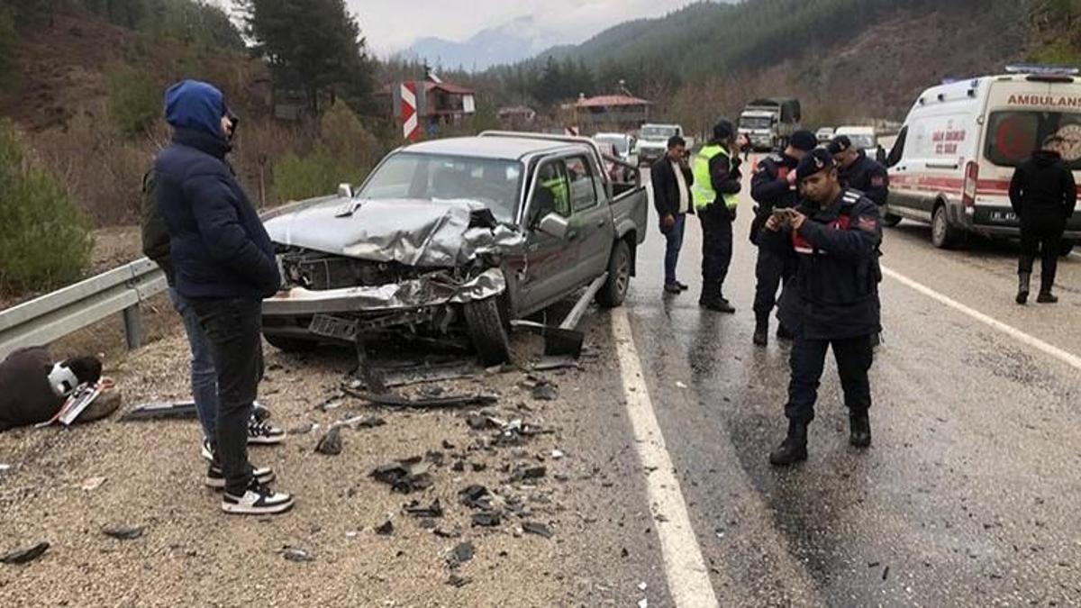 Şehidin cenaze konvoyunda kaza; 6 yaralı