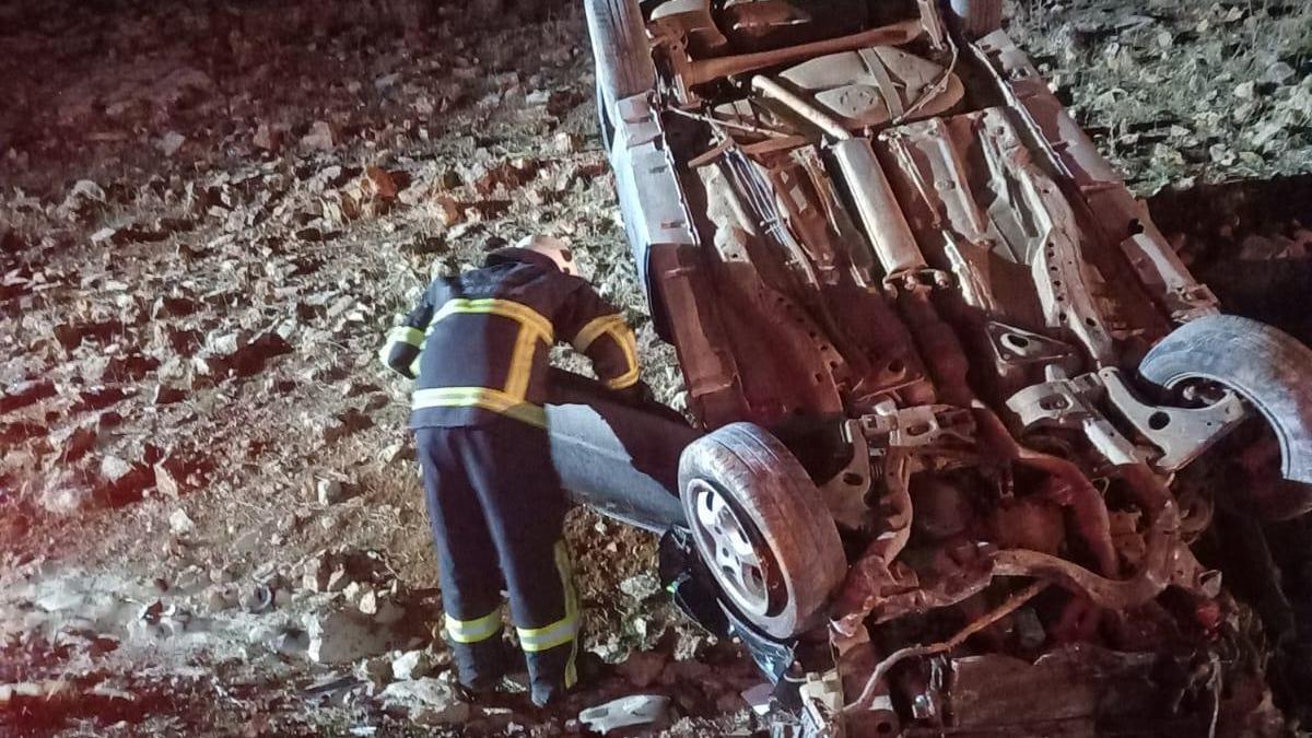 Mardin'de otomobil şarampole devrildi; 4'ü çocuk 7 yaralı