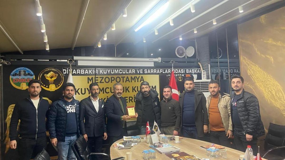 Sahte altını tespit eden kuyumcuya plaket verildi
