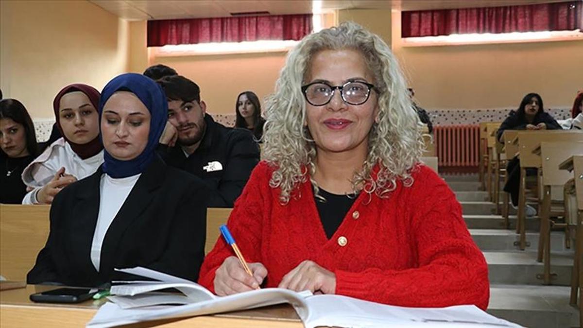 Emekli olduktan sonra 3'üncü üniversitesini okumaya başladı! 'Mezun olunca yüksek lisans yapacağım'