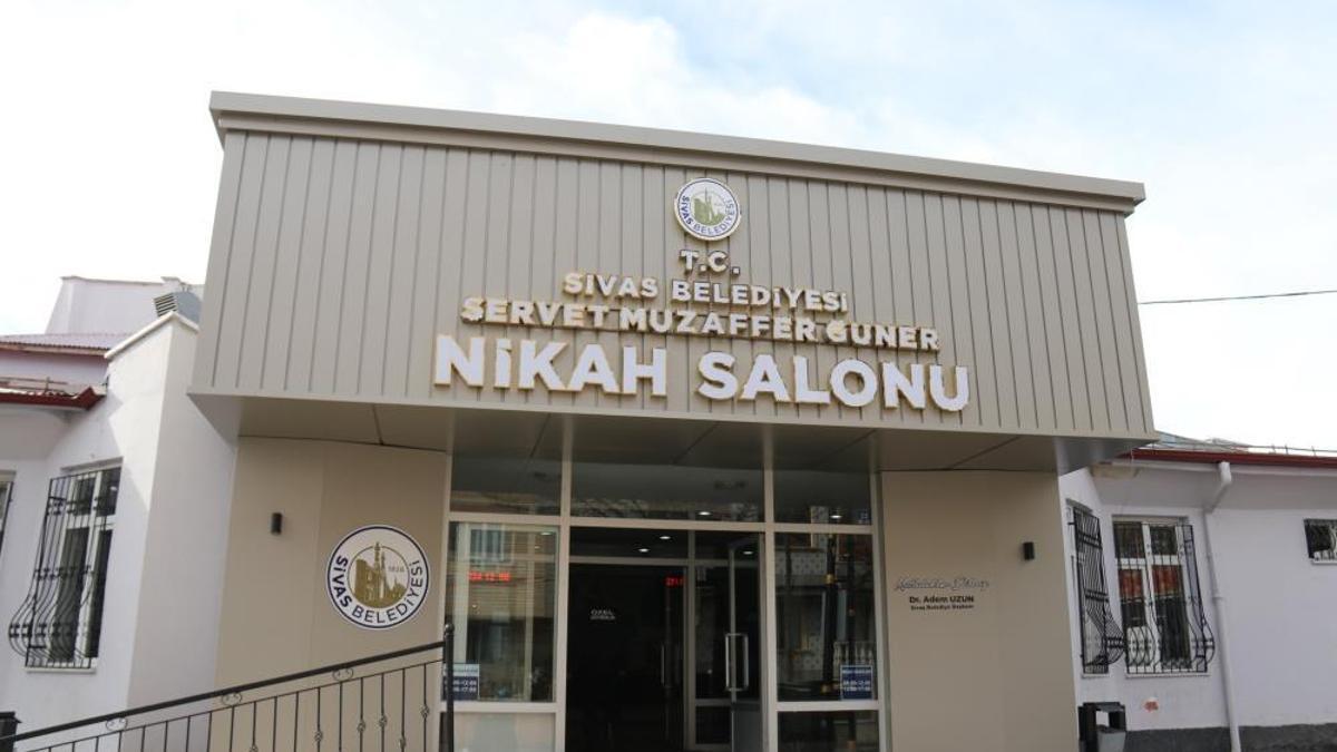 Sivas'ın meşhur nikah memuru hayatını kaybedince görev yaptığı nikah salonuna onun ismi verildi