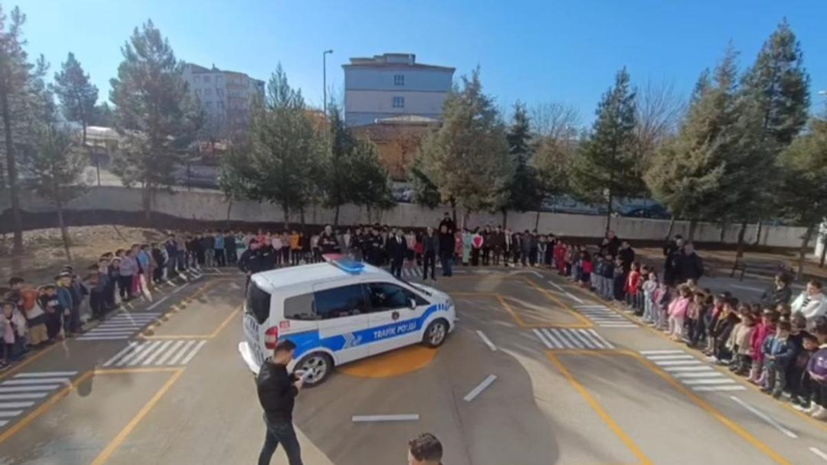 Batman'da öğrencilere uygulamalı trafik eğitimi