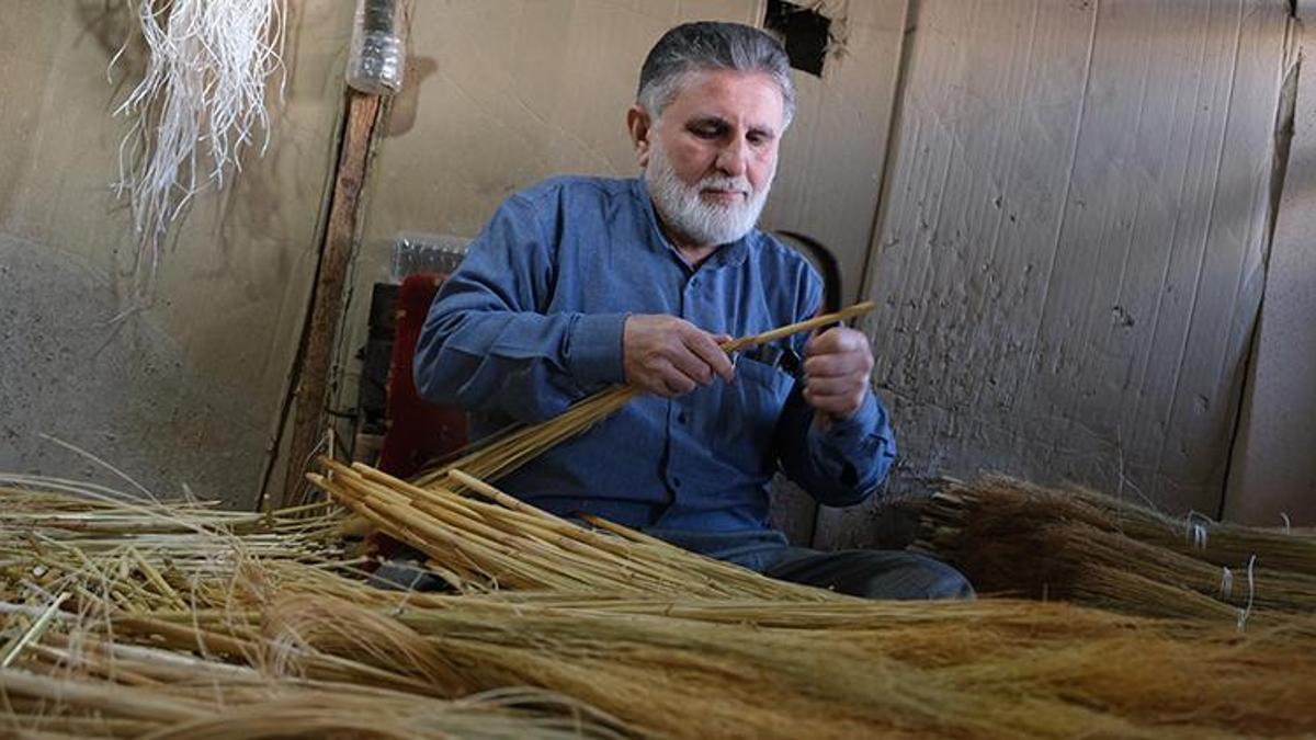 Salim usta yarım asırdır mesleğinden vazgeçmiyor! 'Dünyada pazarı var, emekliler ek gelir sağlayabilir'
