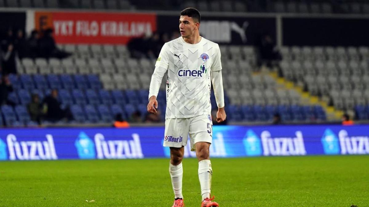 Yasin Özcan, Aston Villa ile anlaşmaya vardı