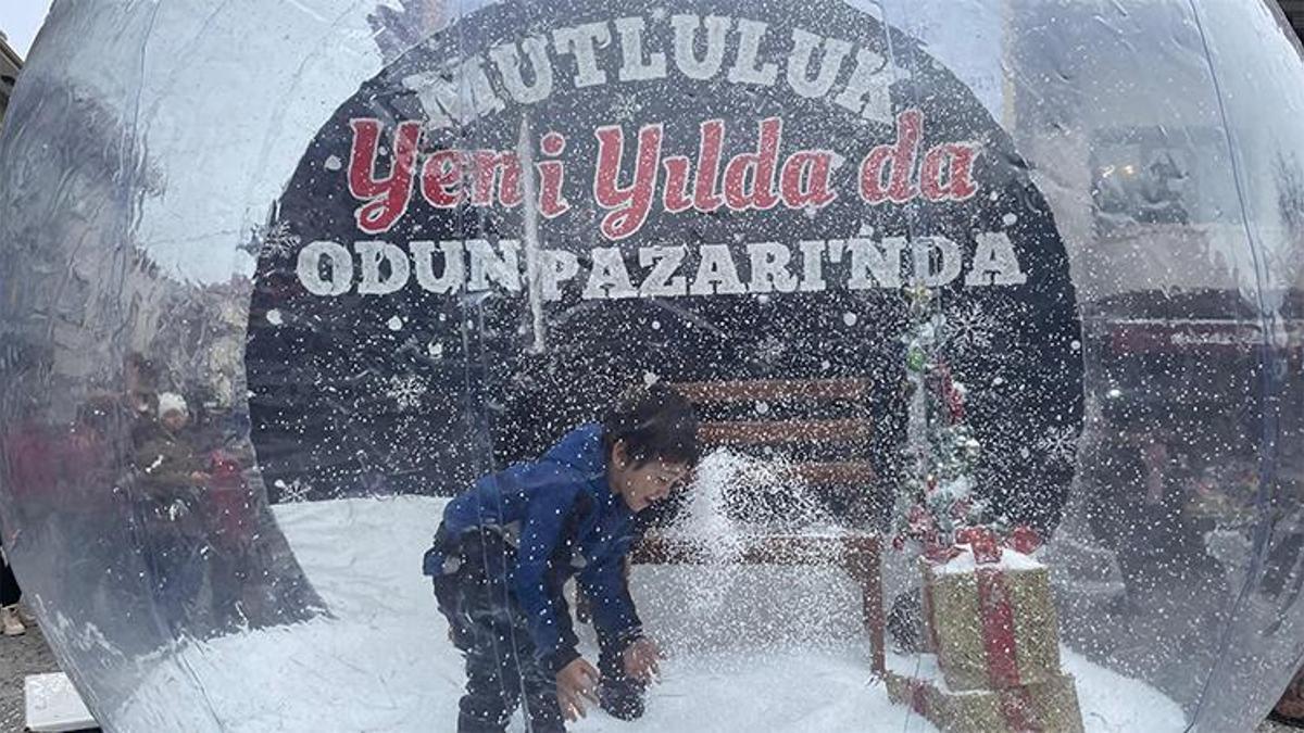 Eskişehir'de miniklerin kar küresi heyecanı