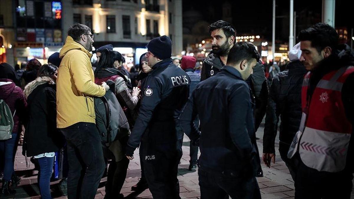 İstanbul Valiliği yılbaşı tedbirlerini duyurdu! '31 Aralık 2024 Salı günü şehrin tamamında güvenlik tedbirleri en üst seviyede uygulanacaktır'