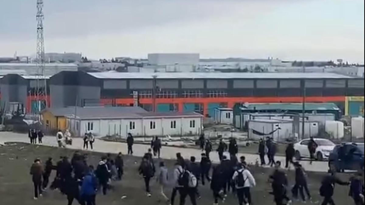 Tekirdağ'da lise öğrencilerinin kavgası kamerada