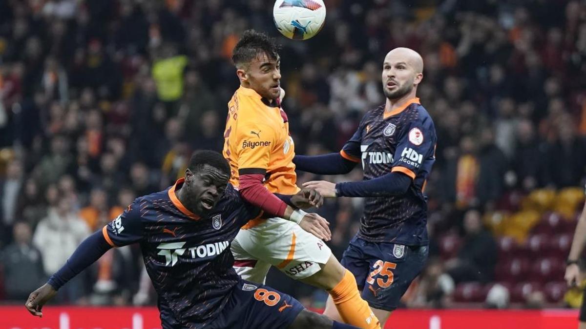 Galatasaray, kupada Başakşehir'e takıldı