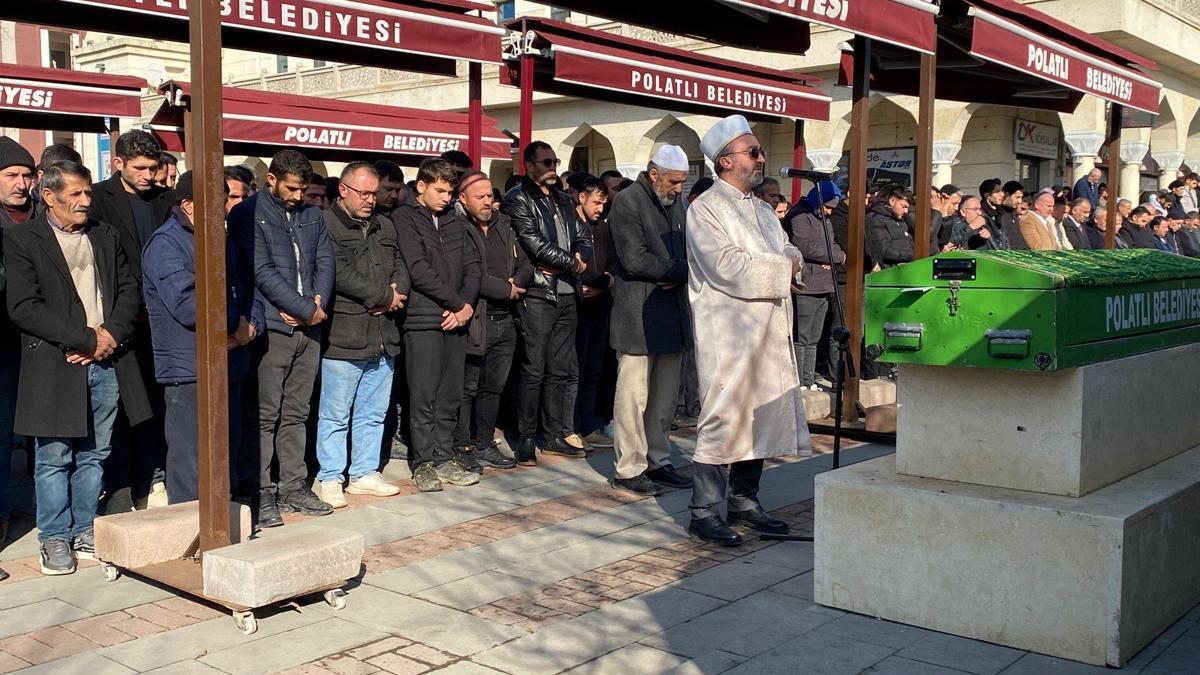 Kanalizasyon kazısındaki göçükte ölen 2 işçi toprağa verildi