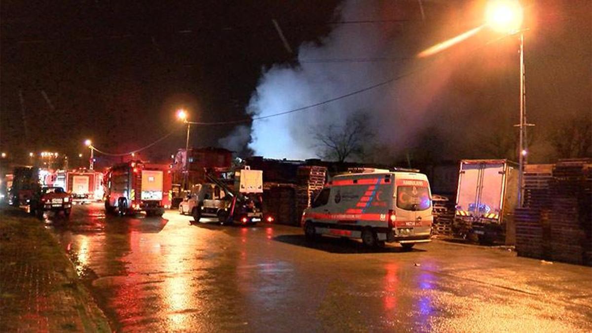 Tuzla’da palet fabrikasında yangın!