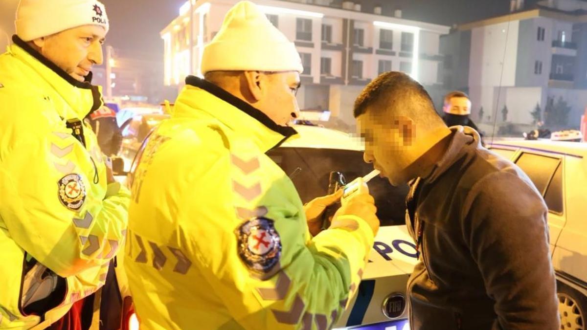 Polisin 'dur' ihtarına uymayan genç yakalanınca herkesi güldürdü