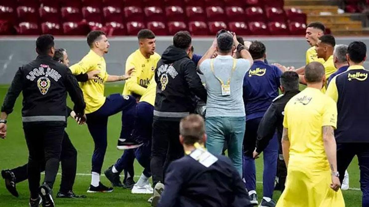 Olaylı Galatasaray-Fenerbahçe derbisine ilişkin yargılama başladı! 2 kişiye zorla getirme kararı