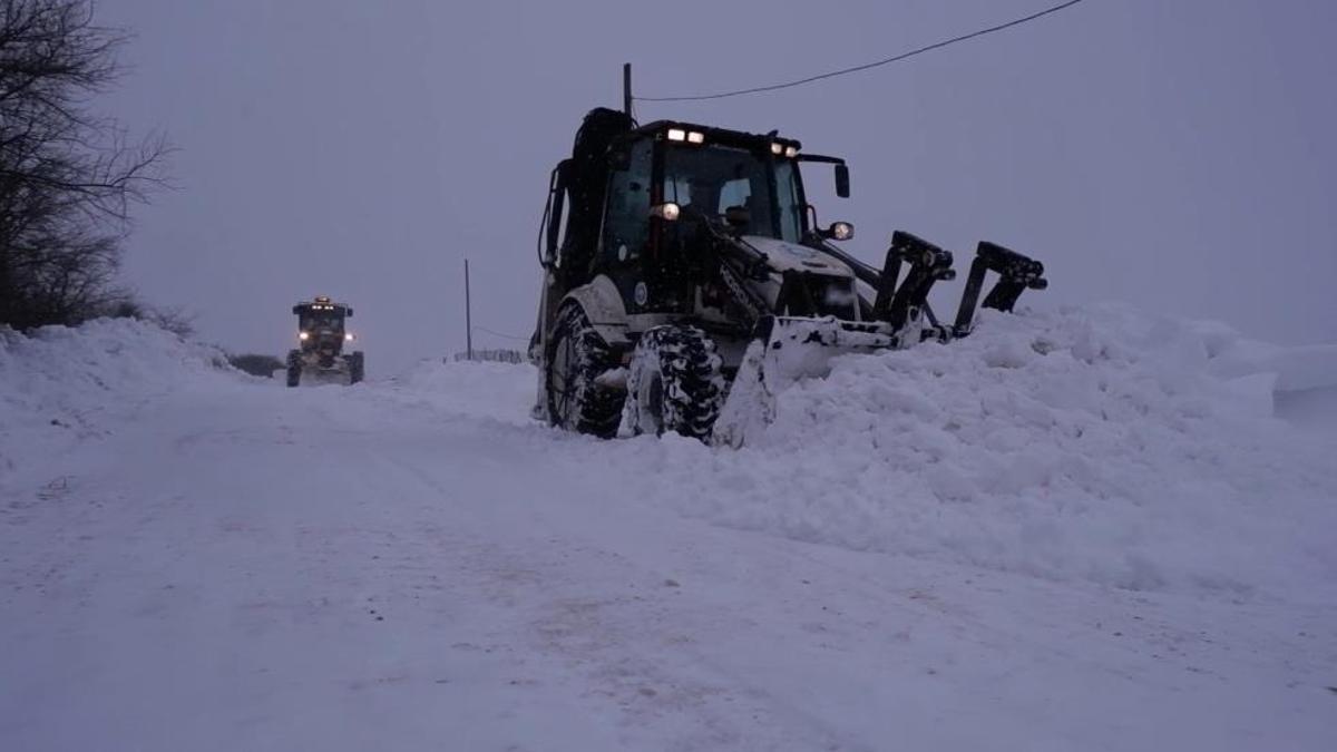 Edirne'de kapanan köy yolları açılıyor