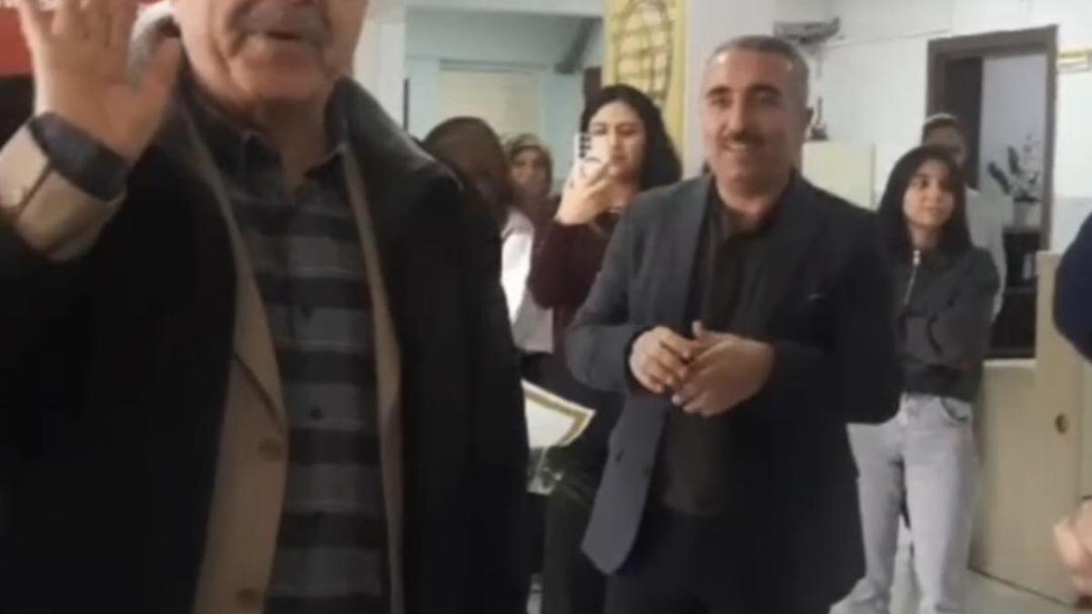 Hatay'da 43 yıllık öğretmene duygusal veda