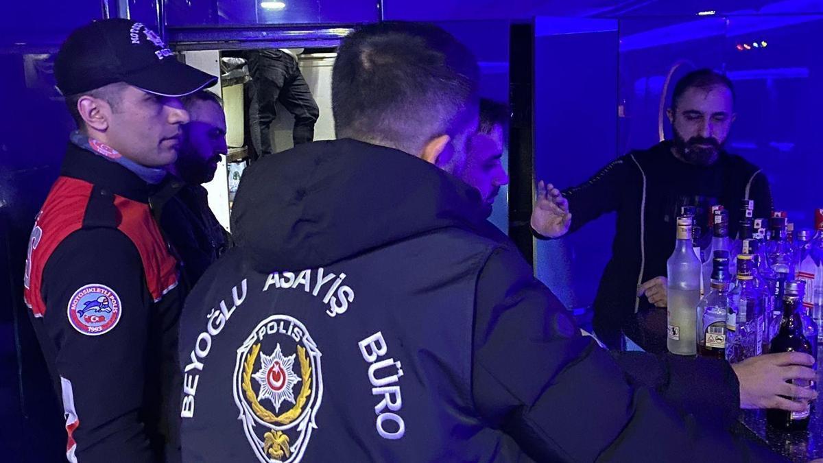 İstanbul- Beyoğlu'nda işletmelere sahte içki denetimi; 70 işyeri kontrol edildi, 9'una işlem yapıldı