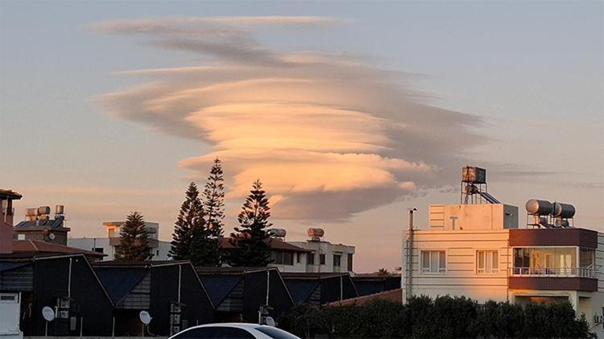 Hatay'da mercek bulutlarından görsel şölen