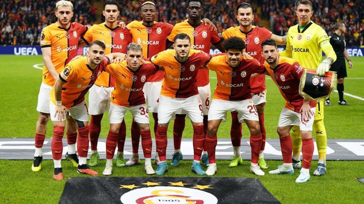 Galatasaray ilk 8'i zora soktu! Puansız ve tek golü olan Dinamo Kiev'e 1 puan hediyesi