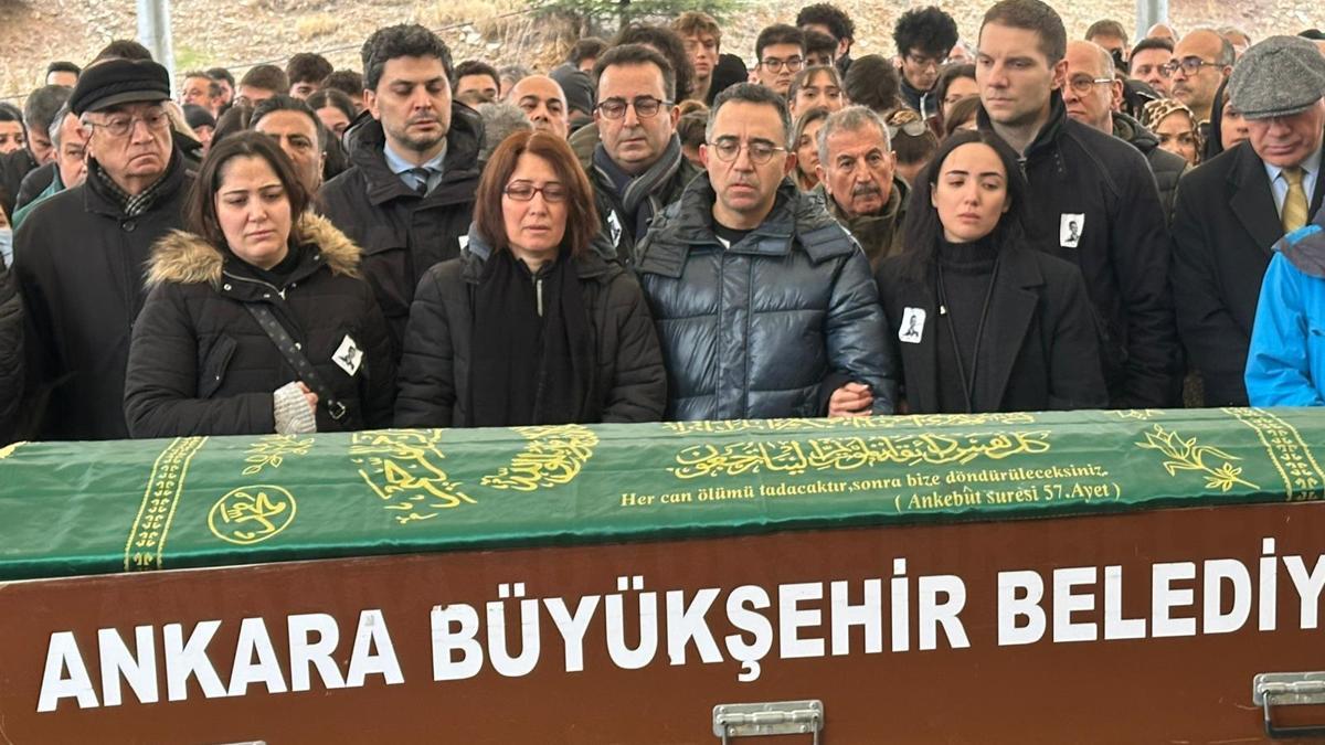 Otel yangınında hayatını kaybeden lise öğrencisi Ankara'da toprağa verildi