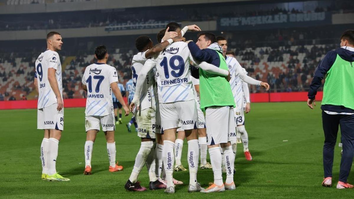 Fenerbahçe, tur biletini son maça bıraktı!